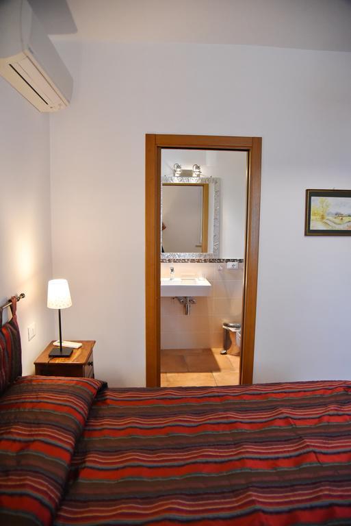 Casa Vacanze Vigna Di Valle Bracciano  Værelse billede